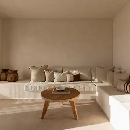 Phos Milos 4* Pollonia